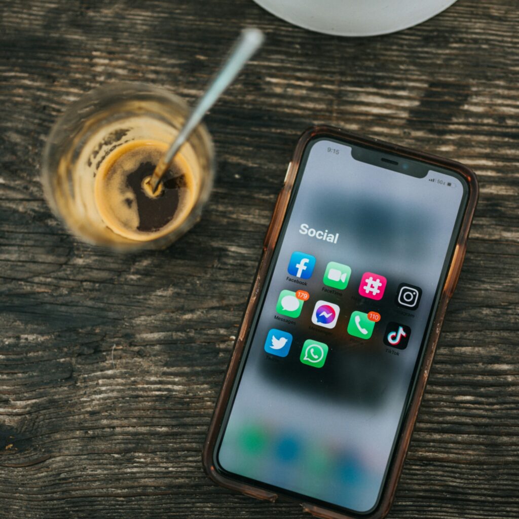 social media marketing , romania